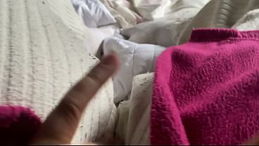 POV: Latina argentina te guía en una sesión de masturbación femenina casera